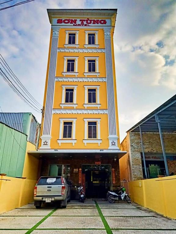Khách sạn Sơn Tùng